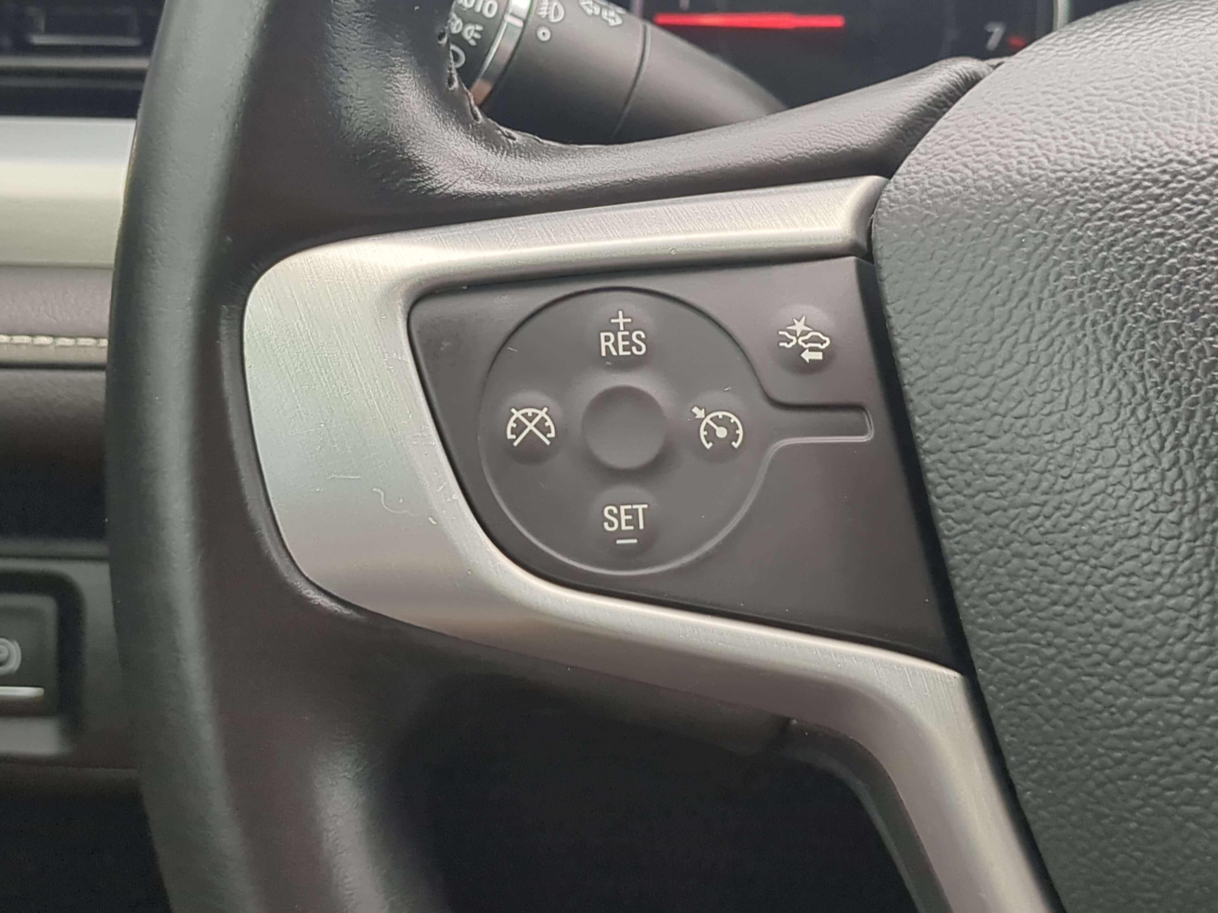 Used 2021 GMC Acadia SLT w/ Trailering Package FWD image 24
