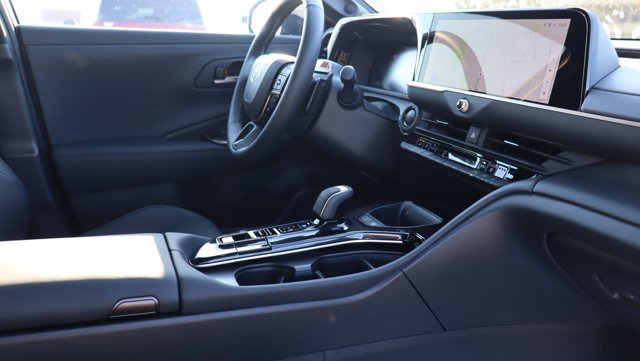 Used 2026 Toyota Crown Platinum image 17