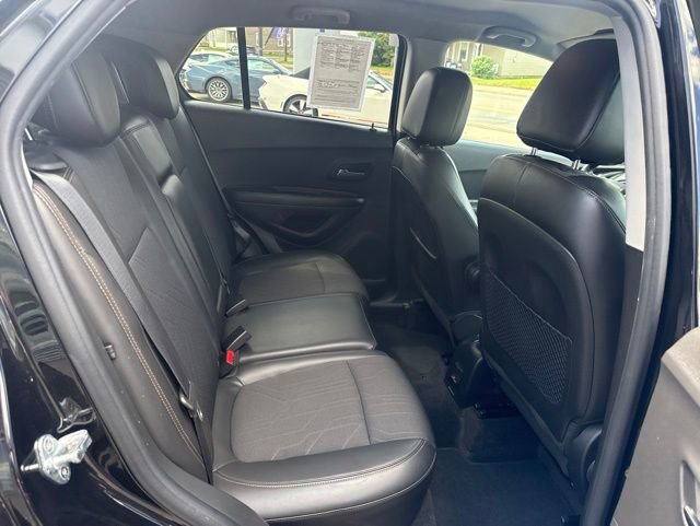 Used 2022 Chevrolet Trax LT w/ Midnight Edition AWD/4WD image 32