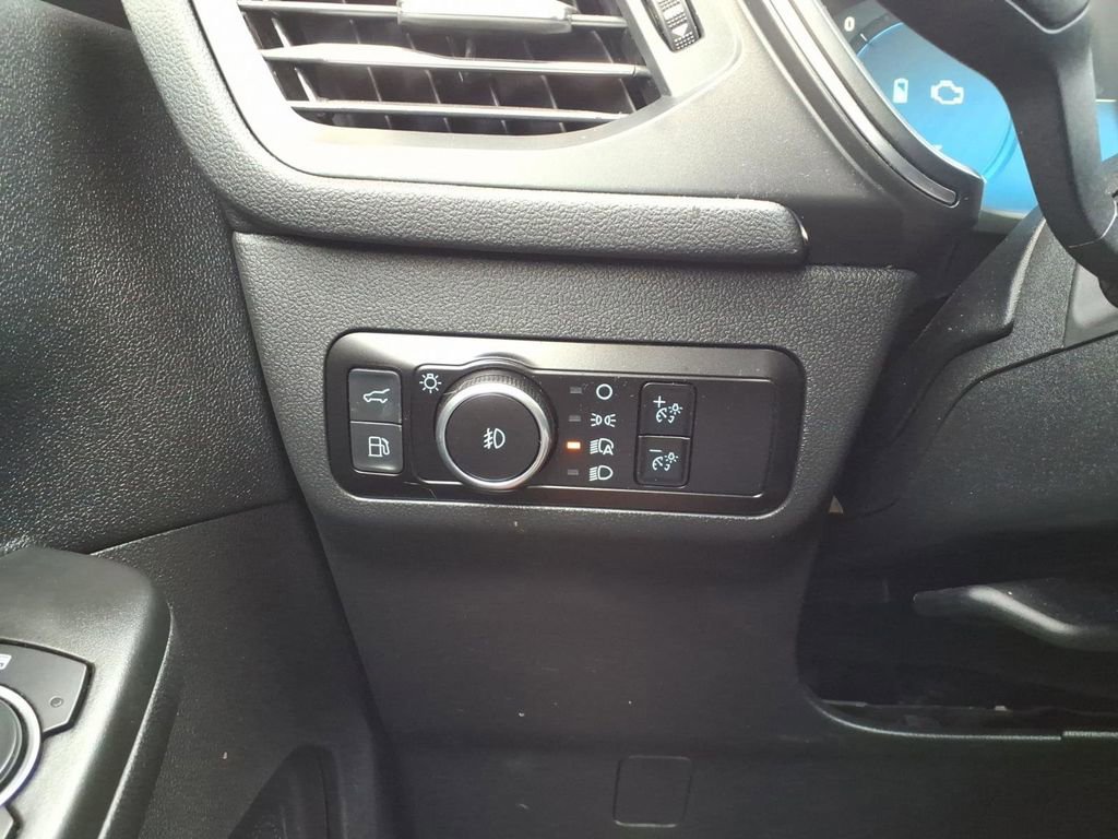 Certified 2023 Ford Escape Platinum w/ Class II Trailer Tow Package AWD/4WD image 15