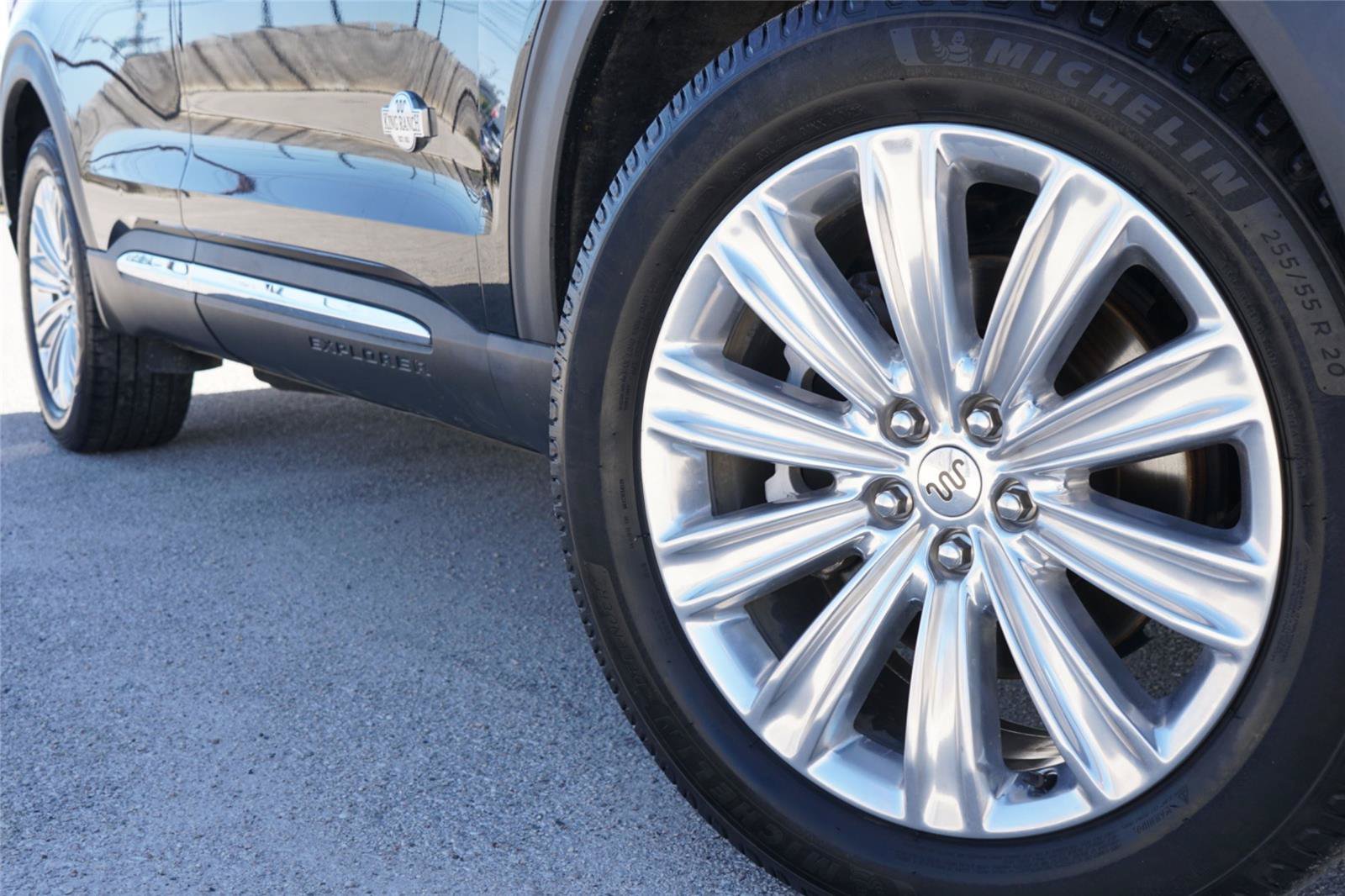 Certified 2021 Ford Explorer King Ranch w/ Premium Technology Package AWD/4WD image 2