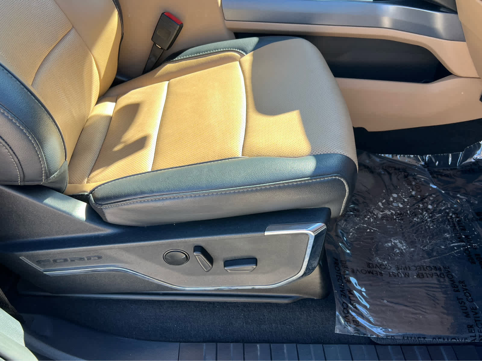 Certified 2024 Ford F350 Lariat image 19