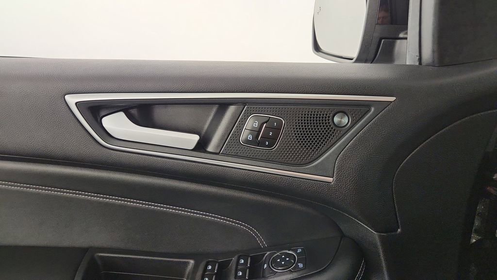 Certified 2024 Ford Edge Titanium image 22