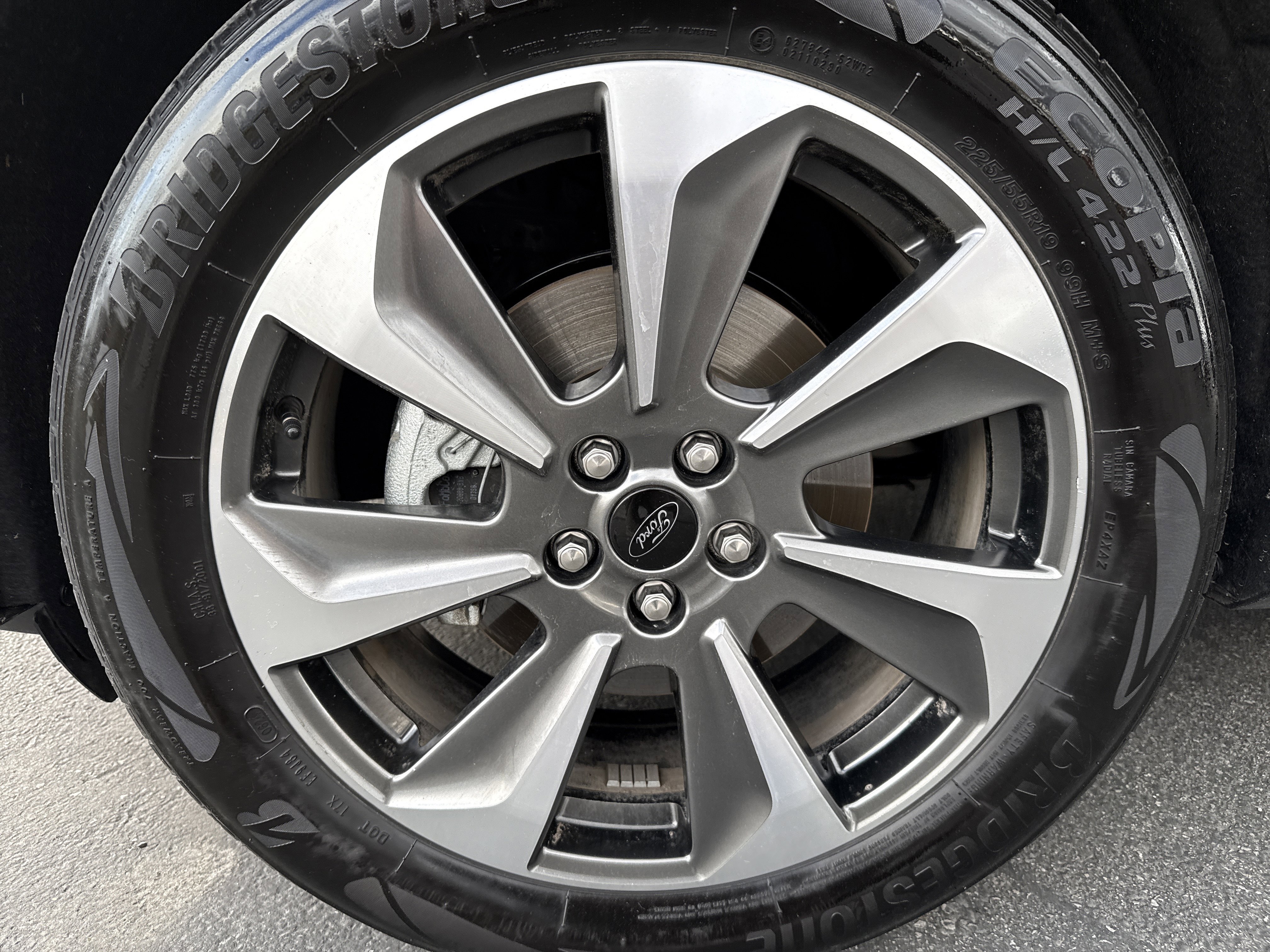 Certified 2024 Ford Escape Platinum w/ Class II Trailer Tow Package image 10