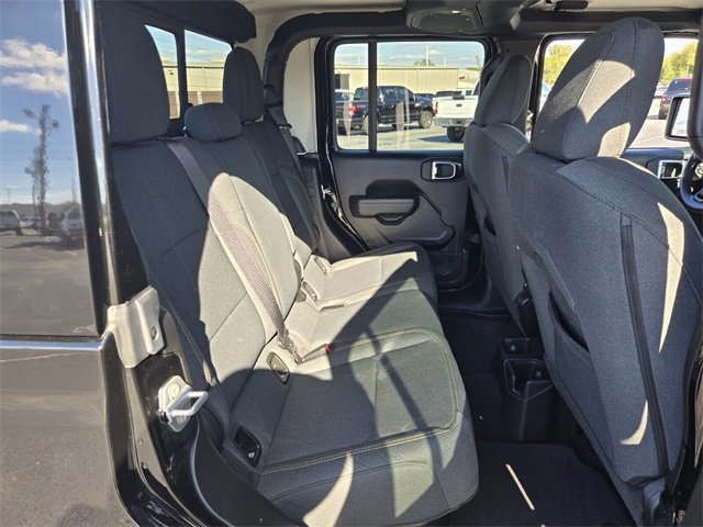 Used 2025 Jeep Gladiator Sport image 17