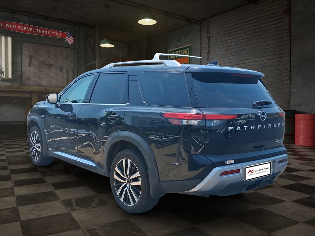 Used 2025 Nissan Pathfinder Platinum AWD/4WD image 4