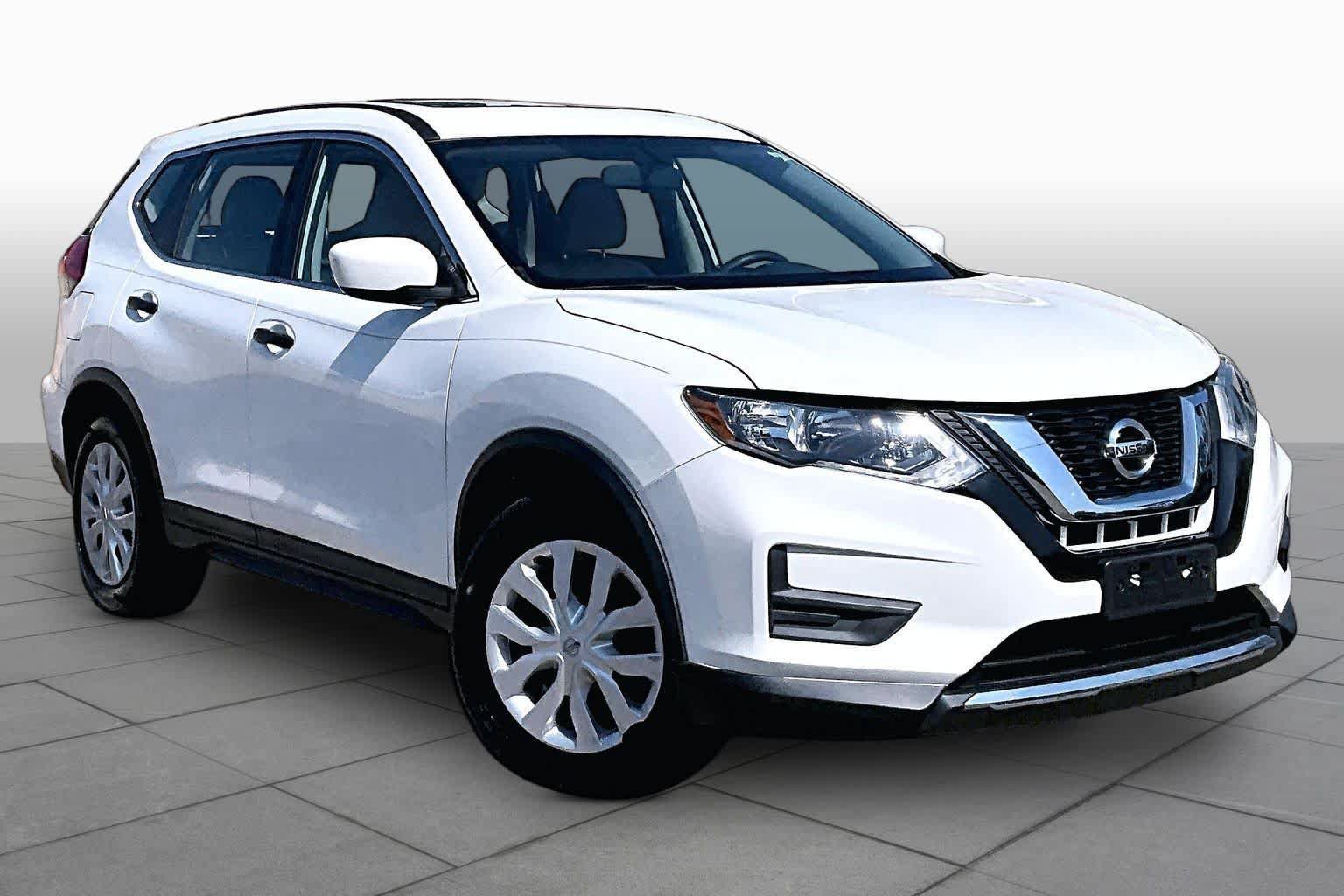 Used 2017 Nissan Rogue S FWD image 3