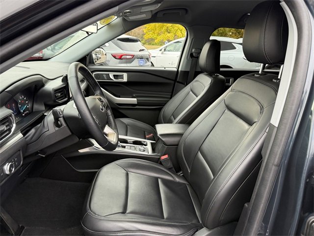 Certified 2022 Ford Explorer XLT w/ Equipment Group 202A image 6