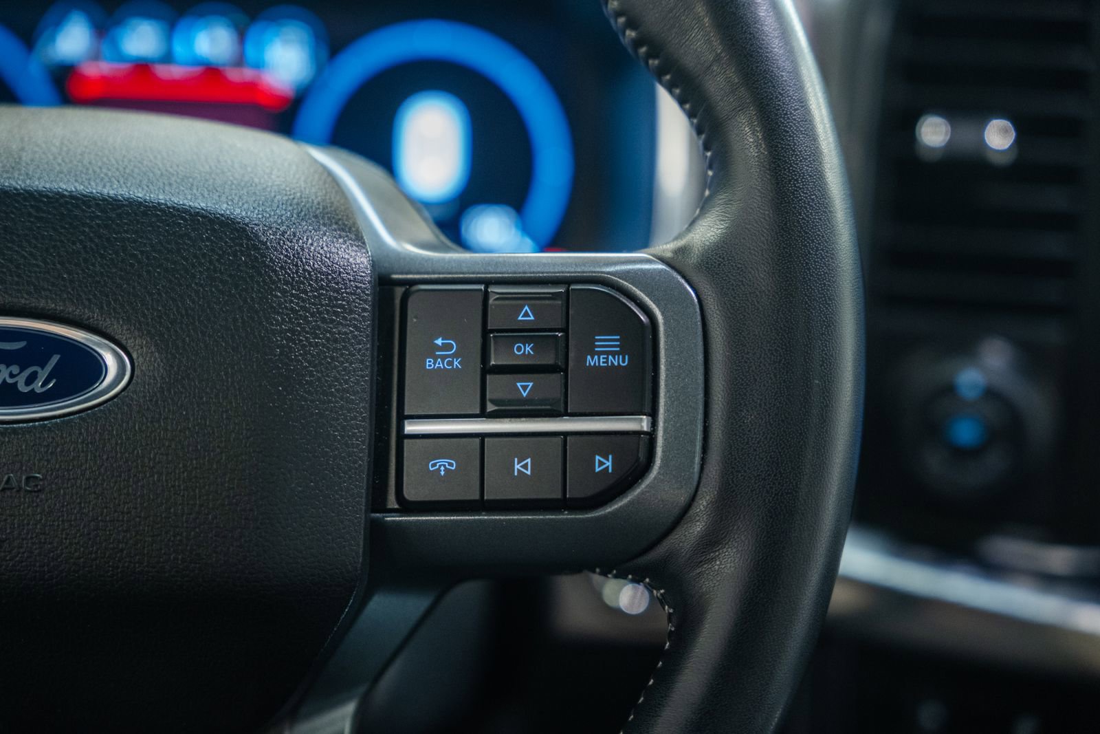 Certified 2023 Ford F150 Lariat w/ Equipment Group 502A High image 36