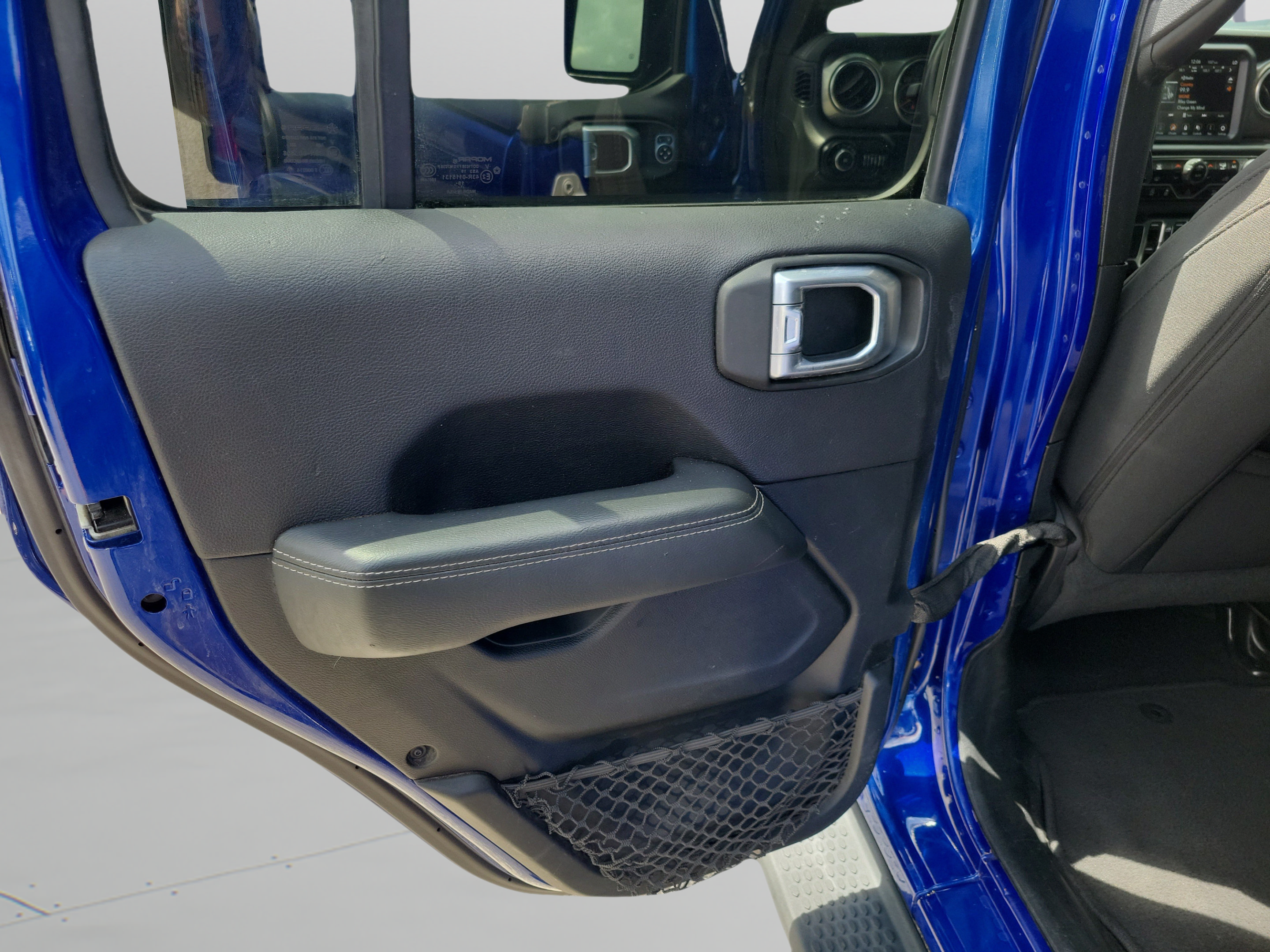Used 2020 Jeep Wrangler Unlimited Sahara w/ Uconnect 4C Nav & Sound Group AWD/4WD image 13