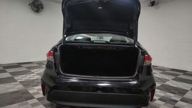 Used 2025 Toyota Corolla LE image 20