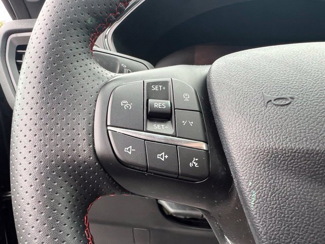 Certified 2024 Ford Escape ST-Line w/ Tech Pack #1 AWD/4WD image 9