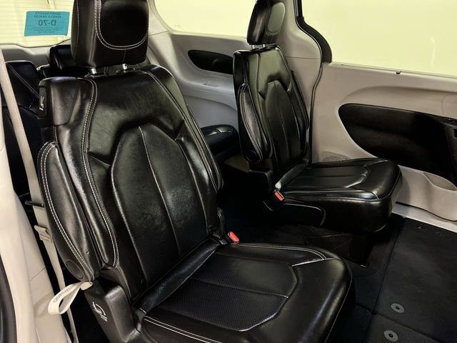 Used 2024 Chrysler Pacifica Touring-L FWD image 6