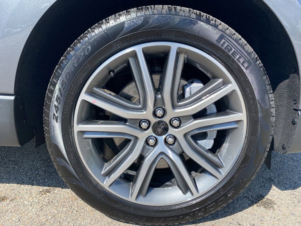 Certified 2024 Ford Edge Titanium AWD/4WD image 9