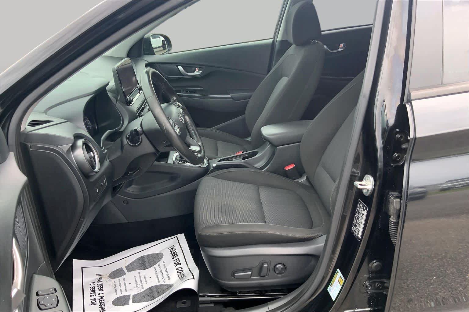 Used 2023 Hyundai Kona SEL w/ Convenience Package FWD image 8