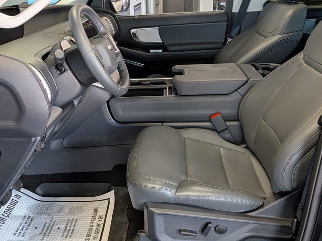 Certified 2026 Ford Expedition Active AWD/4WD image 9