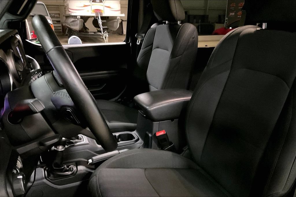 Used 2020 Jeep Wrangler Sport AWD/4WD image 23