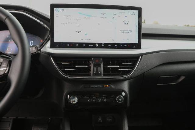 Certified 2025 Ford Escape Platinum image 35