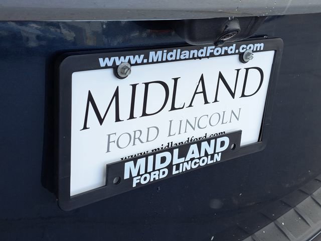 Certified 2022 Ford Explorer XLT w/ Equipment Group 202A image 9