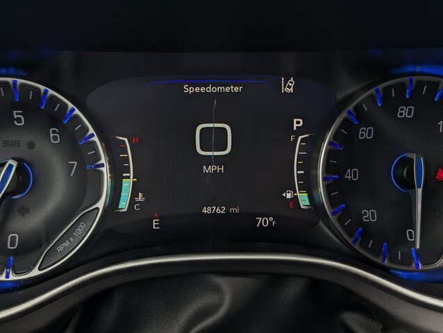 Used 2022 Chrysler Pacifica Touring-L FWD image 12
