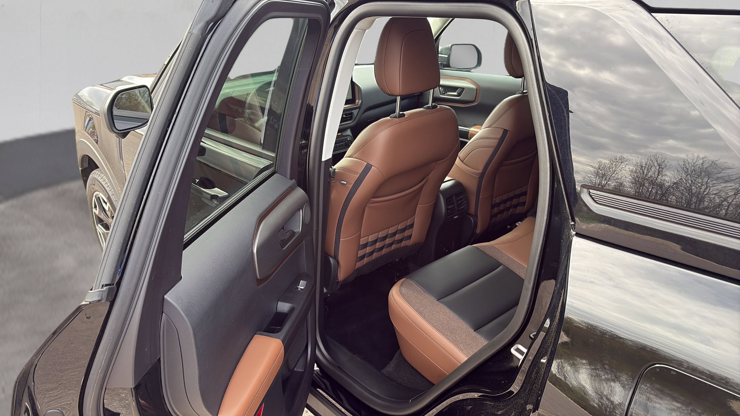 Certified 2025 Ford Bronco Sport Outer Banks w/ Outer Banks Tech Package+ AWD/4WD image 14