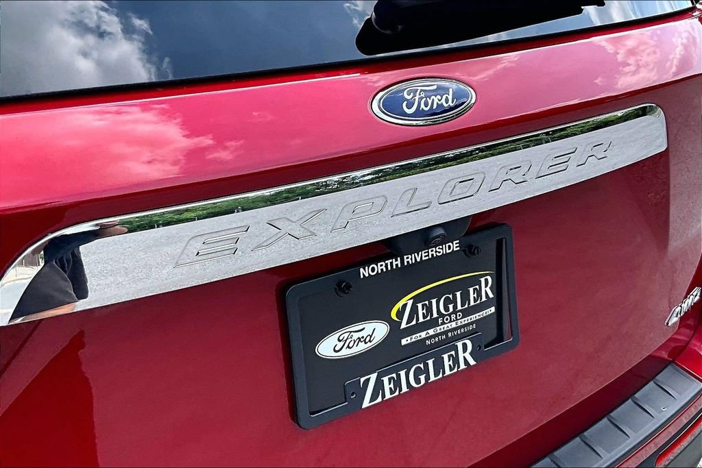 Certified 2023 Ford Explorer XLT AWD/4WD image 8