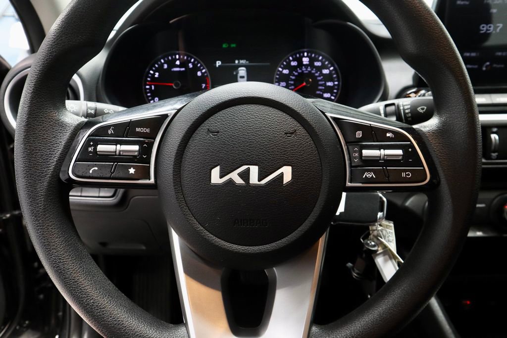 Used 2024 Kia Forte LXS w/ LXS Technology Package FWD image 30