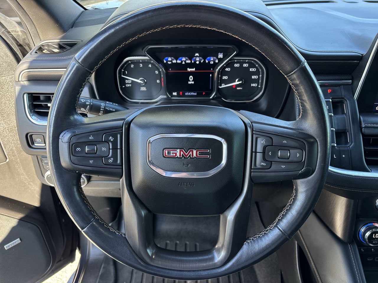 Used 2021 GMC Yukon XL AT4 w/ Technology Package image 37