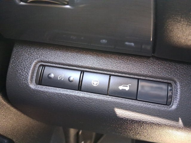 Used 2023 Nissan Pathfinder SL w/ Black Appearance Package AWD/4WD image 18