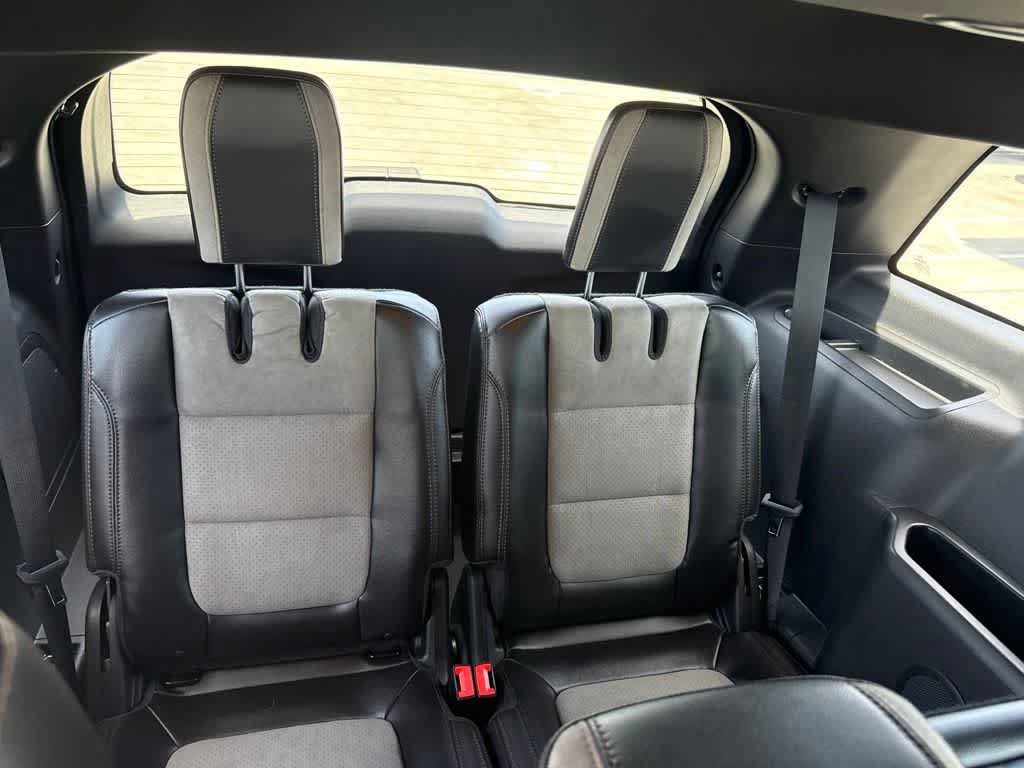 Certified 2017 Ford Explorer XLT w/ Equipment Group 202A FWD image 12
