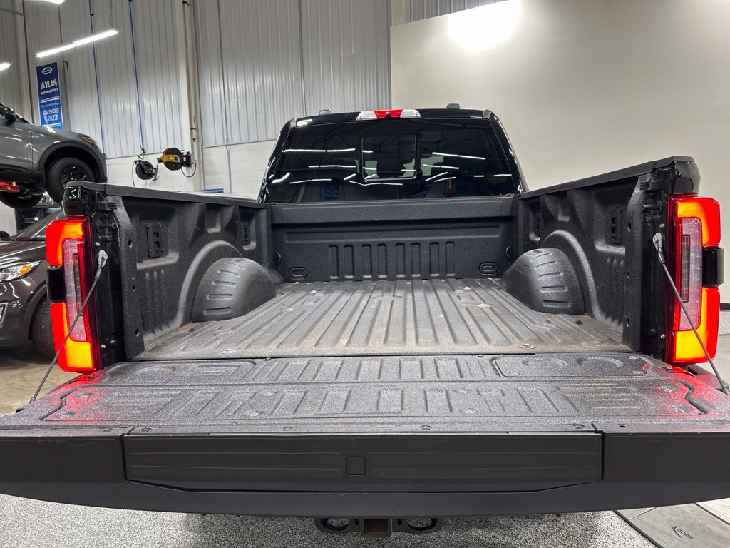Certified 2025 Ford F350 Platinum w/ Platinum Plus Package AWD/4WD image 36