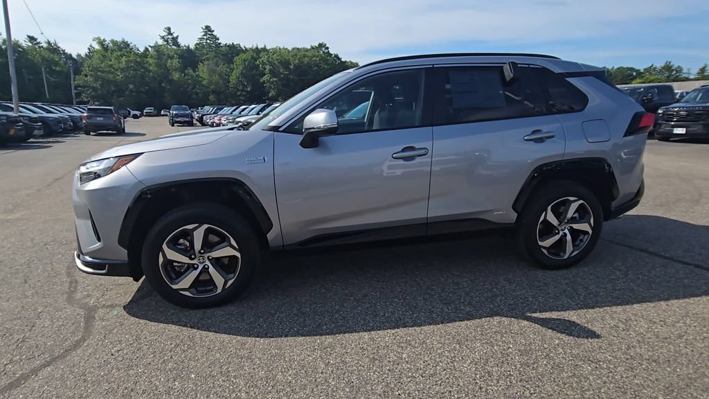 Used 2024 Toyota RAV4 SE w/ Weather & Moonroof Package AWD/4WD image 16