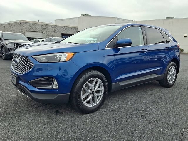 Certified 2024 Ford Edge SEL w/ Convenience Package AWD/4WD image 3