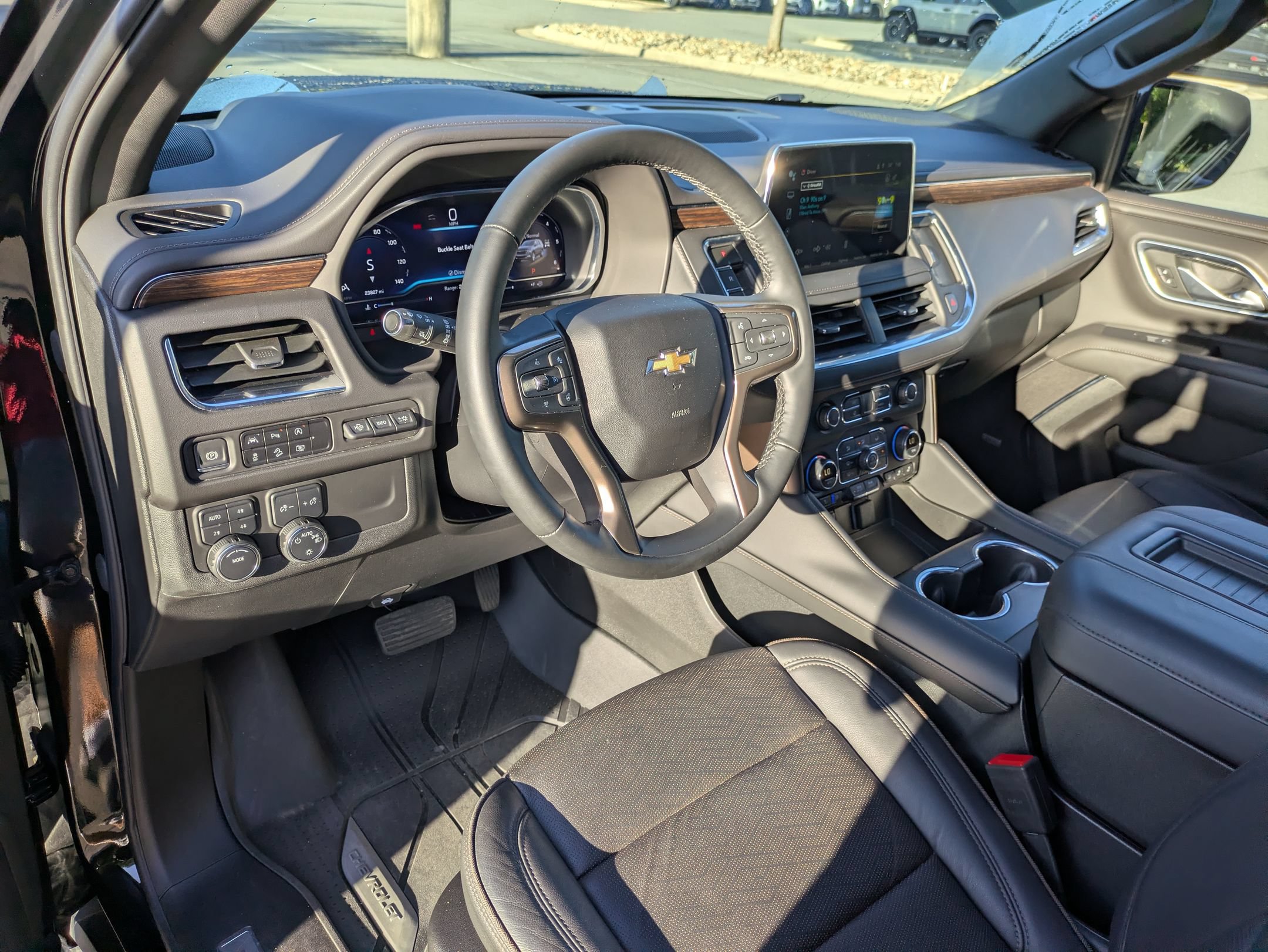 Used 2024 Chevrolet Tahoe High Country AWD/4WD image 14