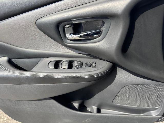 Used 2019 Nissan Murano SV image 17
