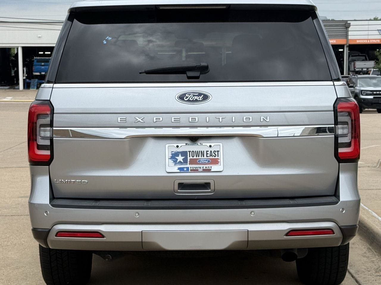 Certified 2024 Ford Expedition Limited RWD image 6