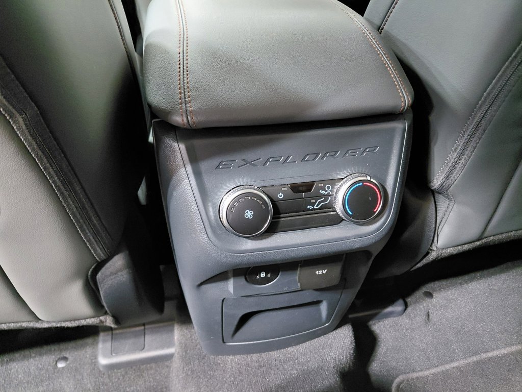 Certified 2025 Ford Explorer Active w/ Active Comfort Package AWD/4WD image 40