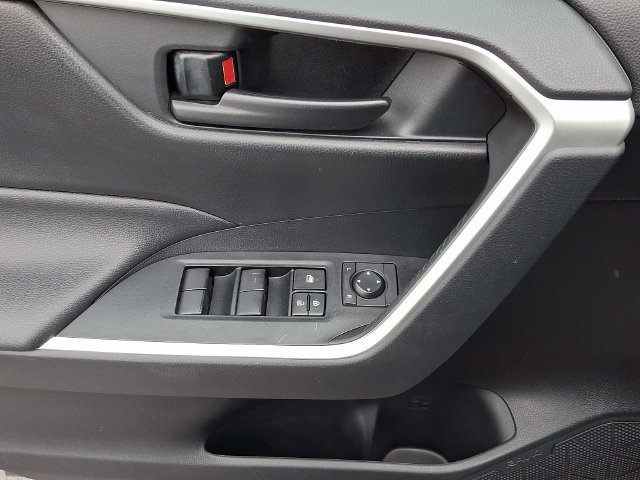 Used 2020 Toyota RAV4 LE w/ All Weather Liner Package AWD/4WD image 12