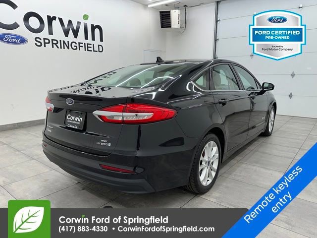 Certified 2019 Ford Fusion SE image 3