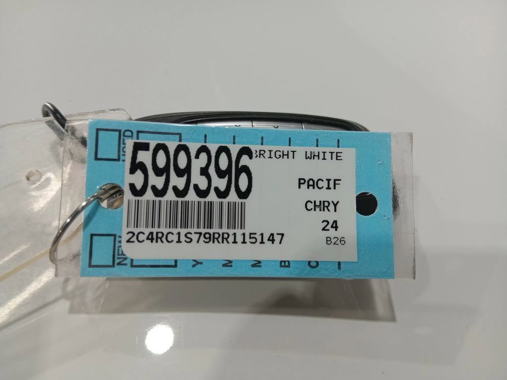 Used 2024 Chrysler Pacifica Select image 23