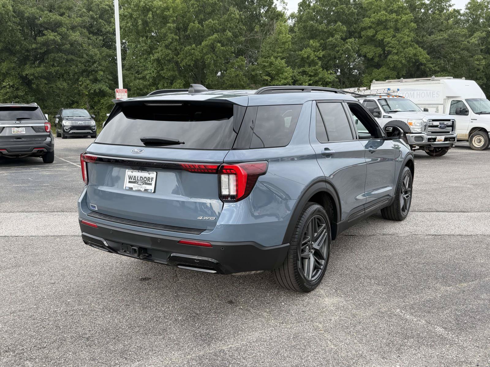 Certified 2025 Ford Explorer ST-Line w/ Premium Package AWD/4WD image 2