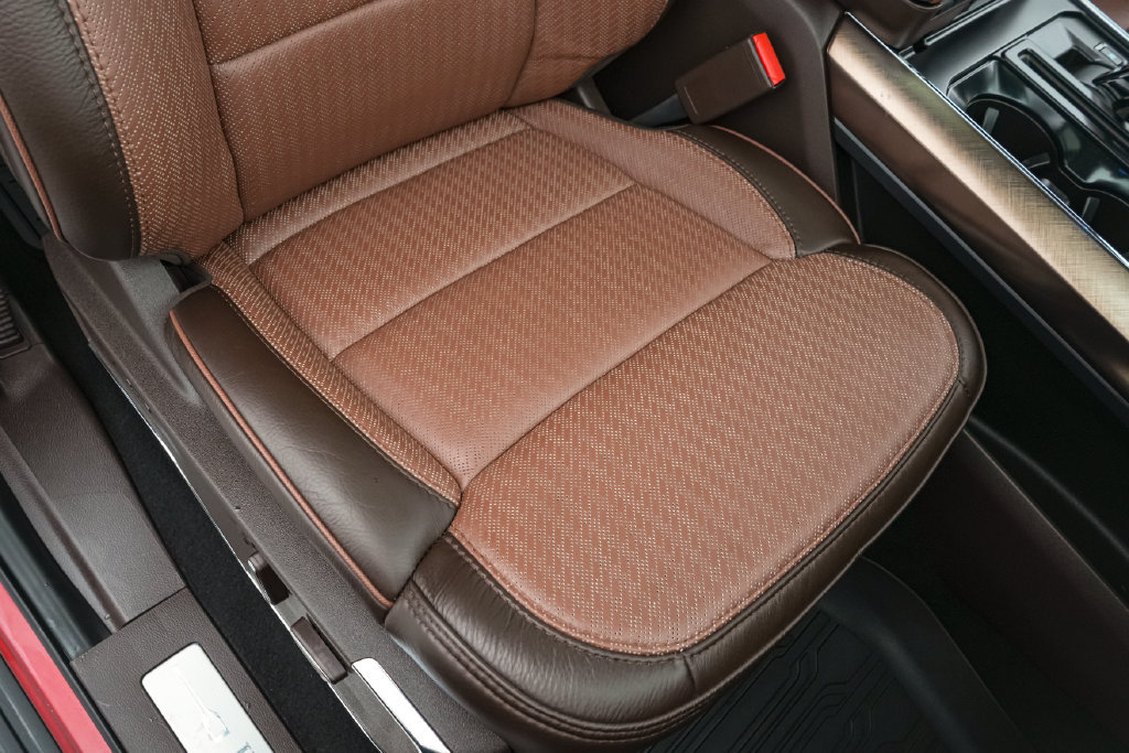 Certified 2025 Ford F150 King Ranch AWD/4WD image 33