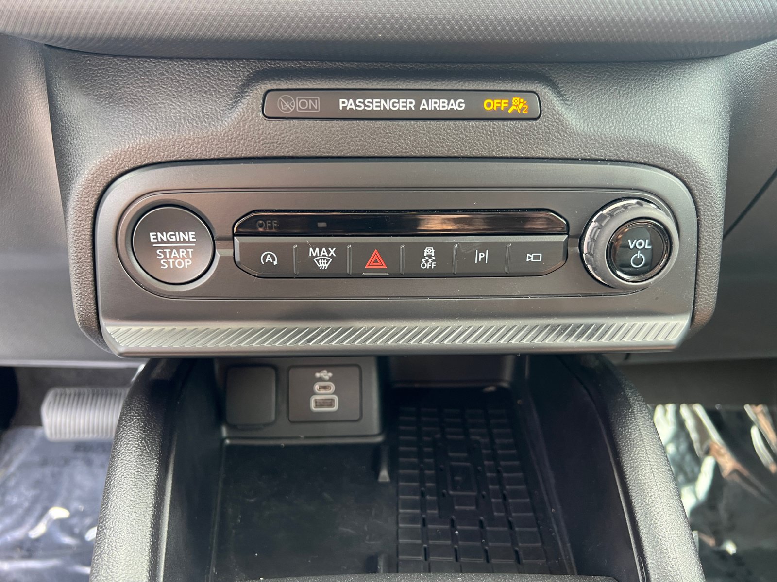 Certified 2025 Ford Bronco Sport Outer Banks w/ Outer Banks Tech Package+ AWD/4WD image 19