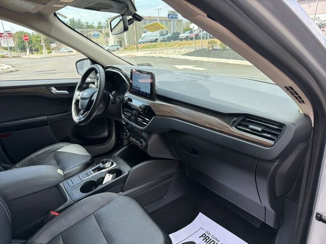 Certified 2020 Ford Escape Titanium image 35