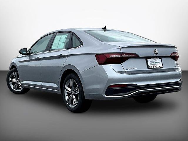 Used 2024 Volkswagen Jetta SE FWD image 4