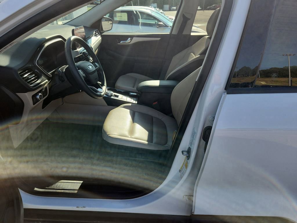 Certified 2022 Ford Escape SEL w/ Technology Package image 11