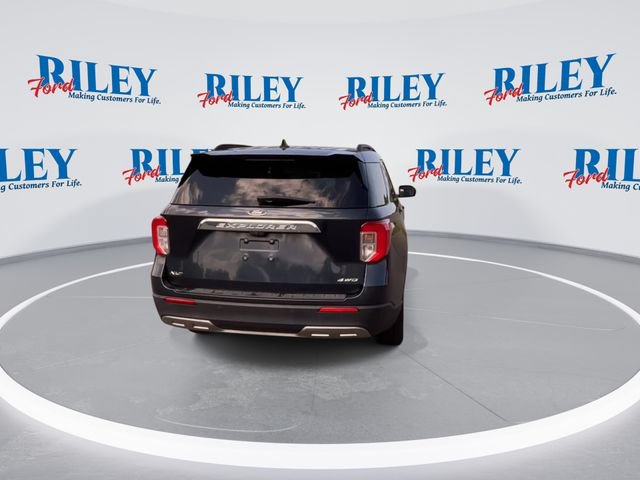 Certified 2022 Ford Explorer XLT w/ Equipment Group 202A AWD/4WD image 8