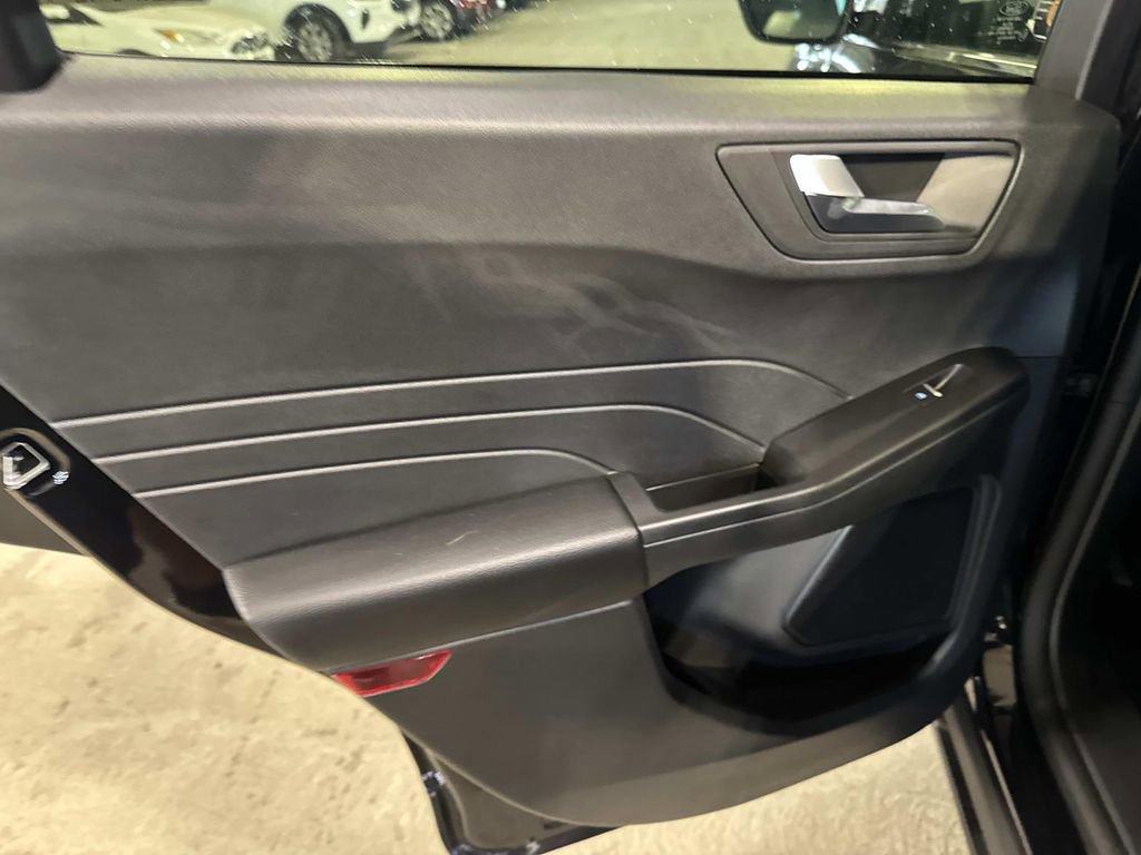 Certified 2025 Ford Escape Base image 12
