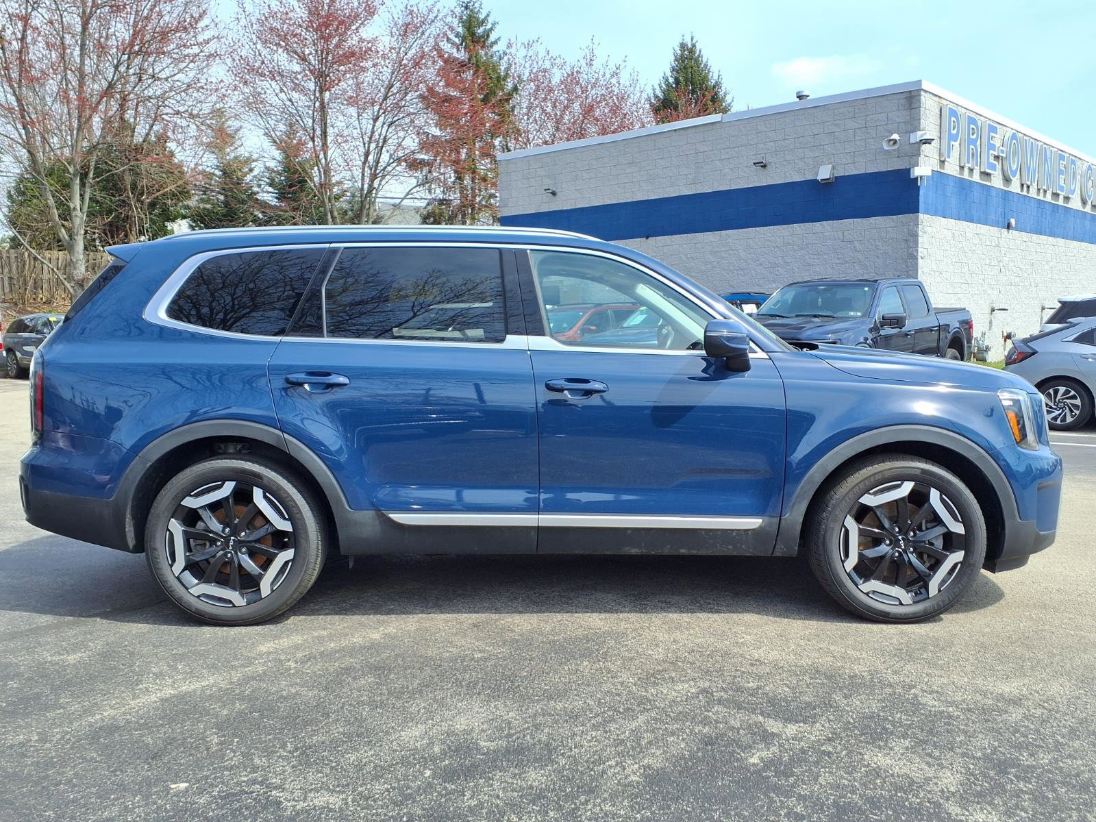 Used 2024 Kia Telluride EX image 6