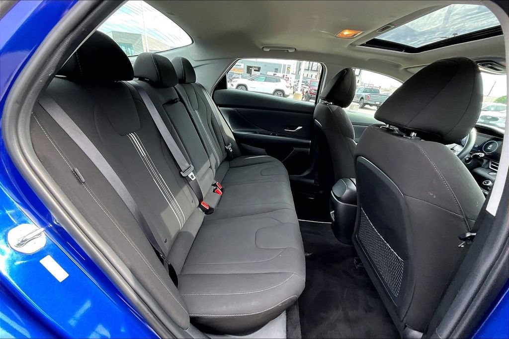 Used 2025 Hyundai Elantra SEL FWD image 26